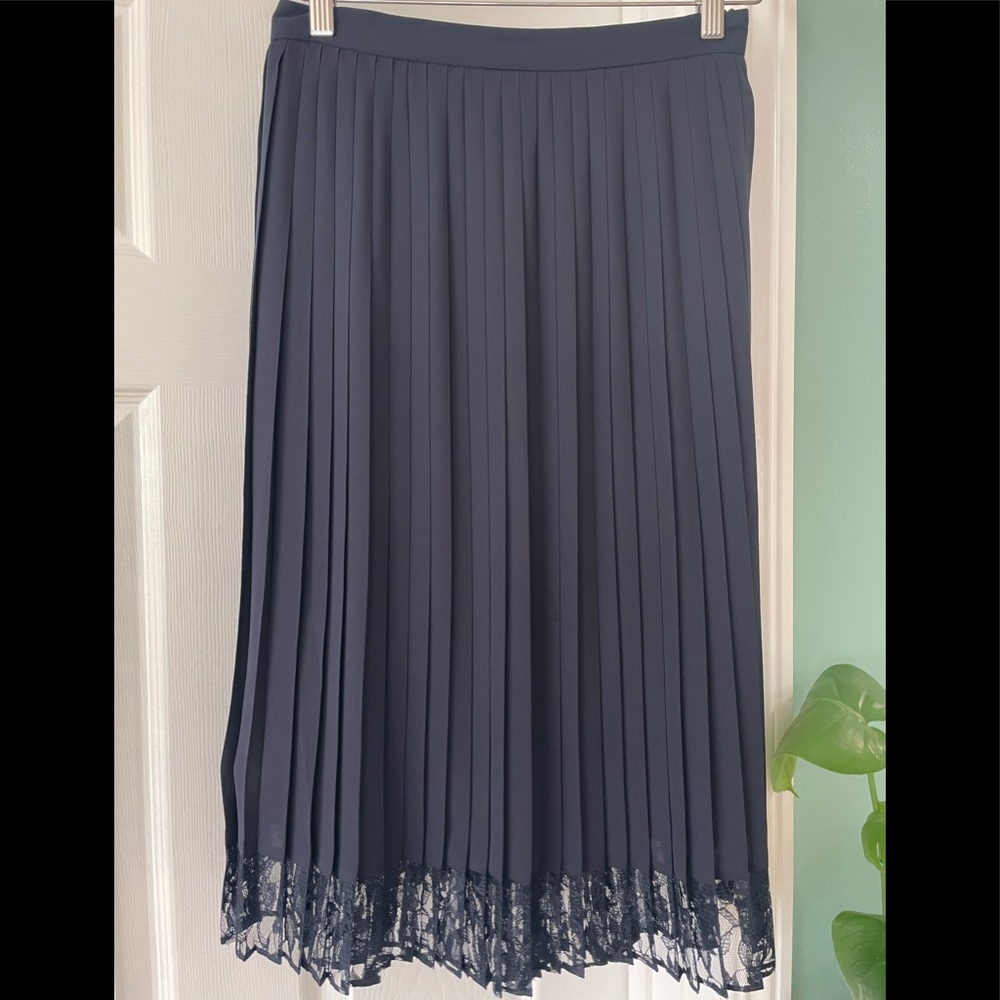 Banana republic pleated skirt
